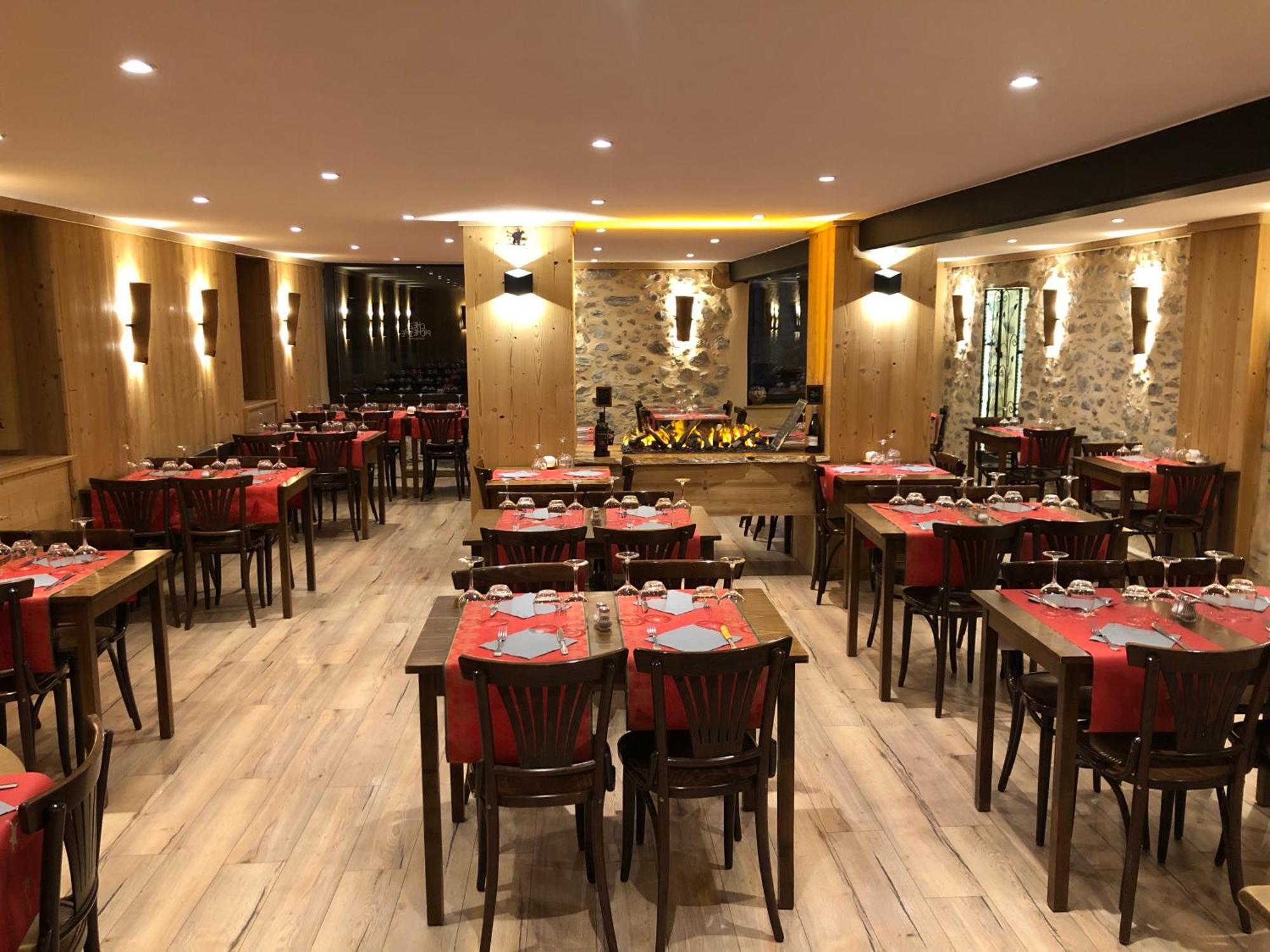 Hotel Picheyre Formigueres Exterior photo